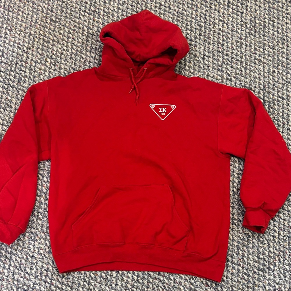 Red Hoodie Narragansett. Sig Kap
